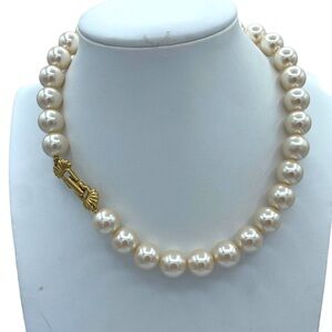 Vintage Richelieu Pearl necklace collar gold tone gold over clasp 7”